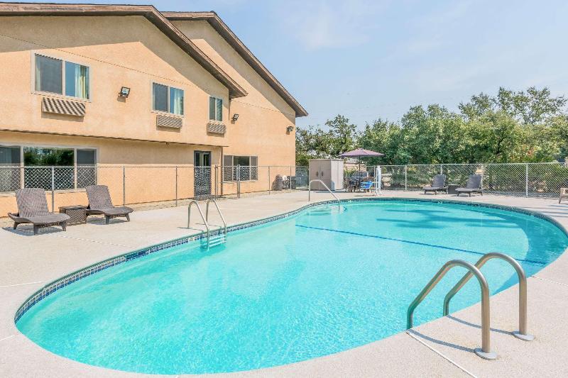 فندق على الطريق Super 8 By Wyndham Redding