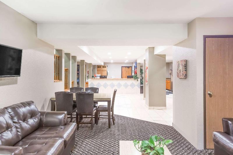 فندق على الطريق Super 8 By Wyndham Redding