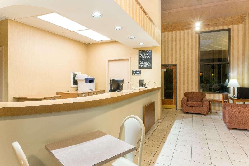 فندق على الطريق Super 8 By Wyndham Riviera Beach West Palm Beach