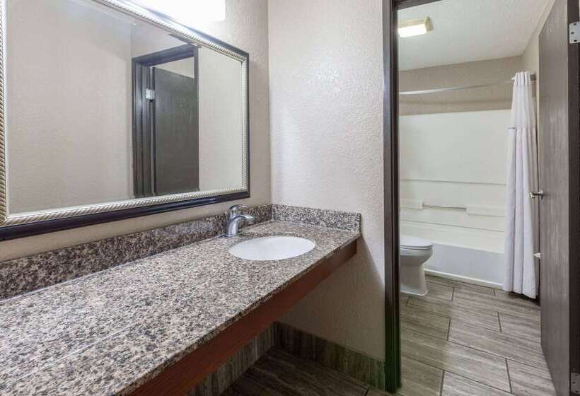 モーテル Super 8 By Wyndham Roseville/detroit Area