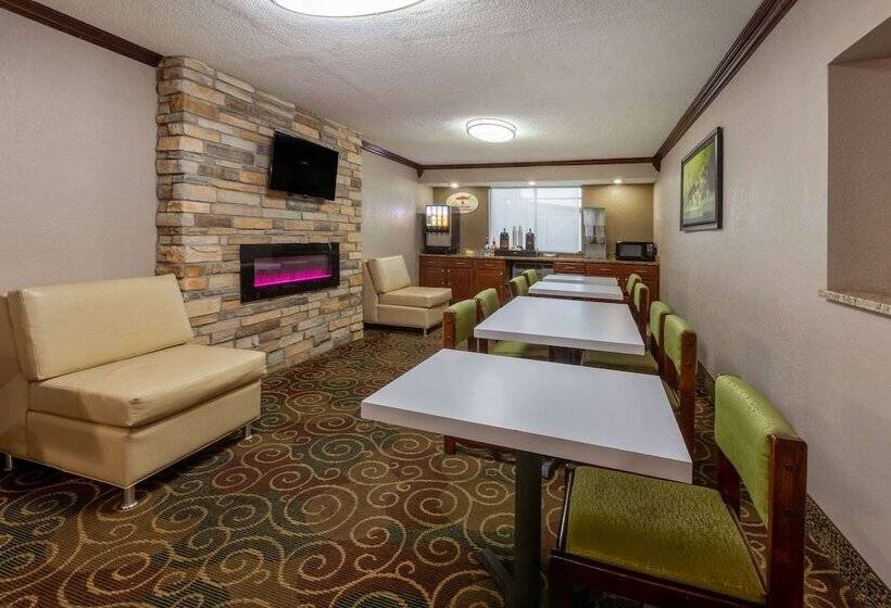 モーテル Super 8 By Wyndham Roseville/detroit Area