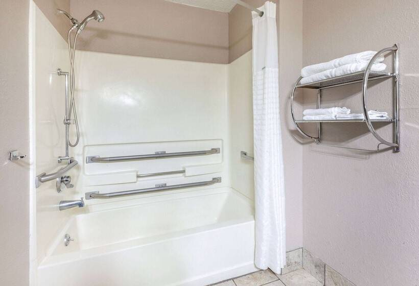 モーテル Super 8 By Wyndham Roseville/detroit Area