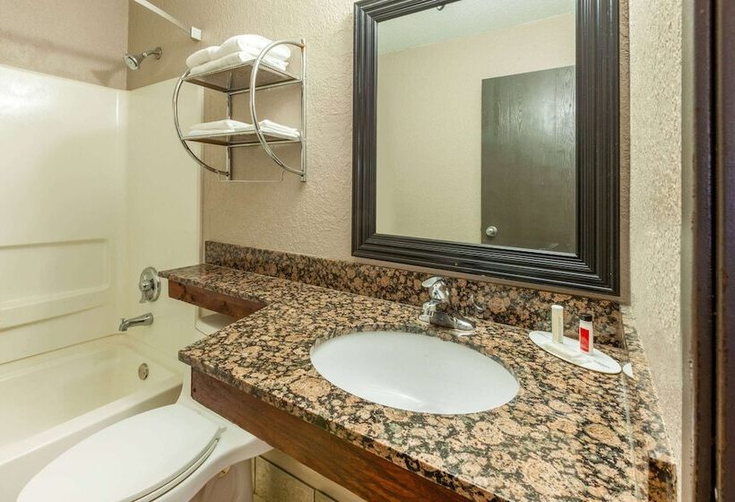 モーテル Super 8 By Wyndham Roseville/detroit Area