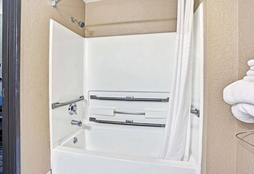 מוטל Super 8 By Wyndham Roseville/detroit Area