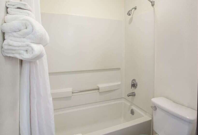 מוטל Super 8 By Wyndham Selma/fresno Area