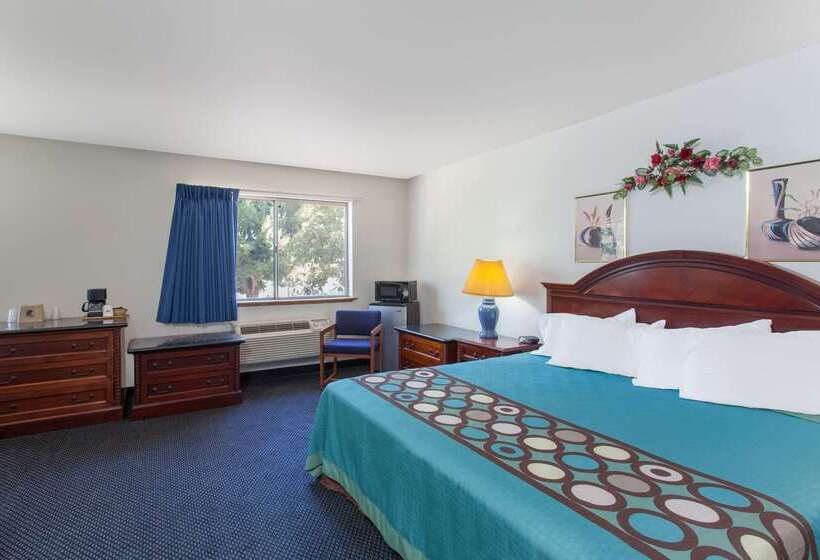 מוטל Super 8 By Wyndham Selma/fresno Area