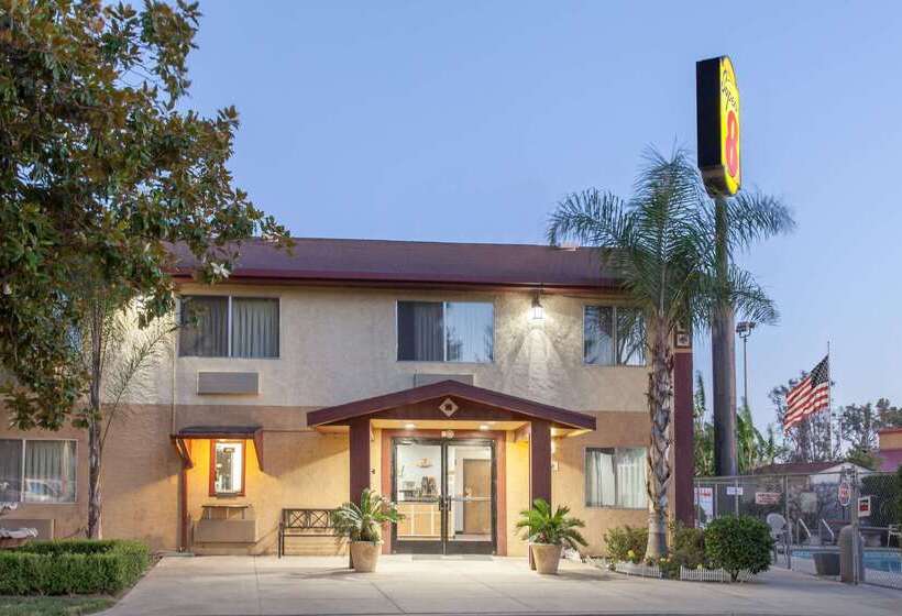 מוטל Super 8 By Wyndham Selma/fresno Area