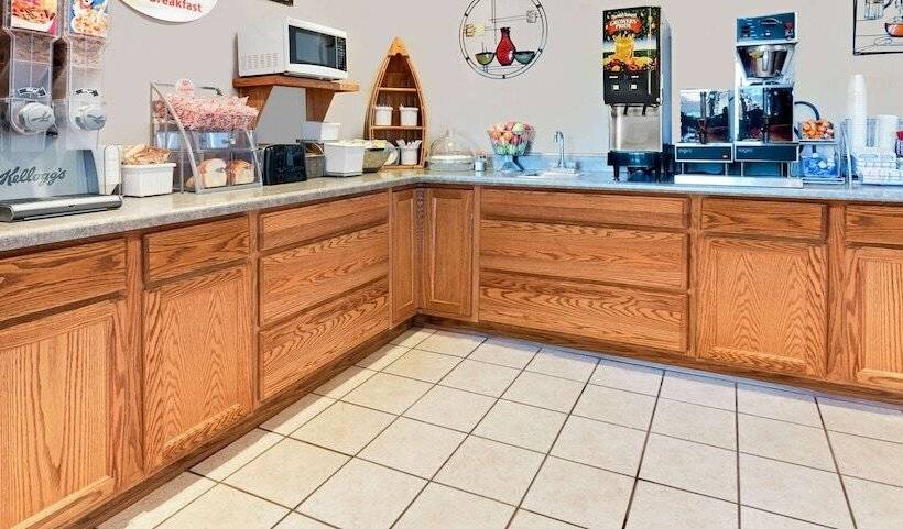 فندق على الطريق Super 8 By Wyndham Spearfish