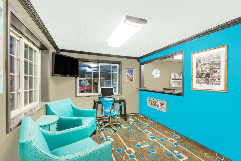 モーテル Super 8 By Wyndham Spencer