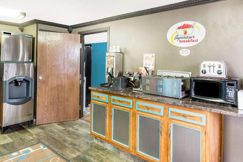 モーテル Super 8 By Wyndham Spencer