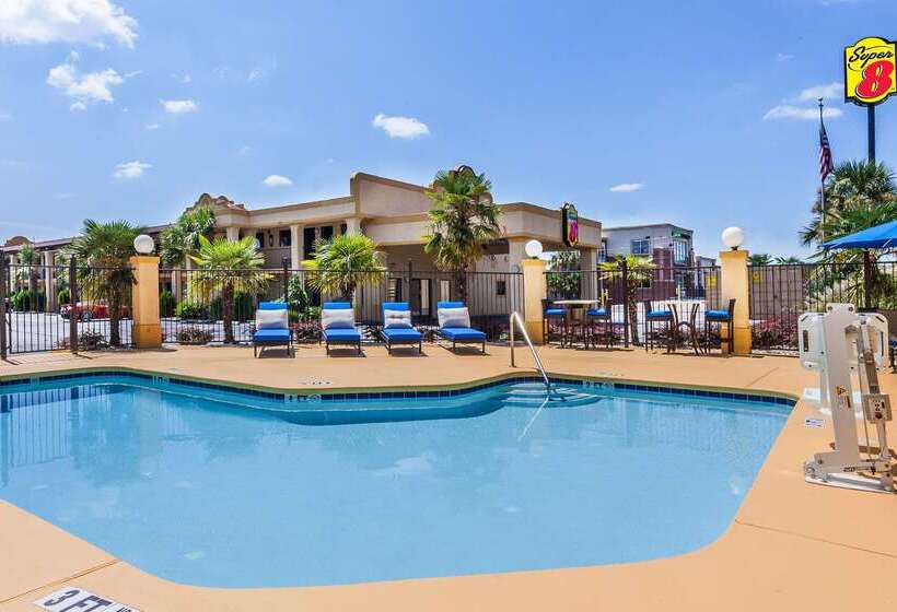 فندق على الطريق Super 8 By Wyndham Stockbridge