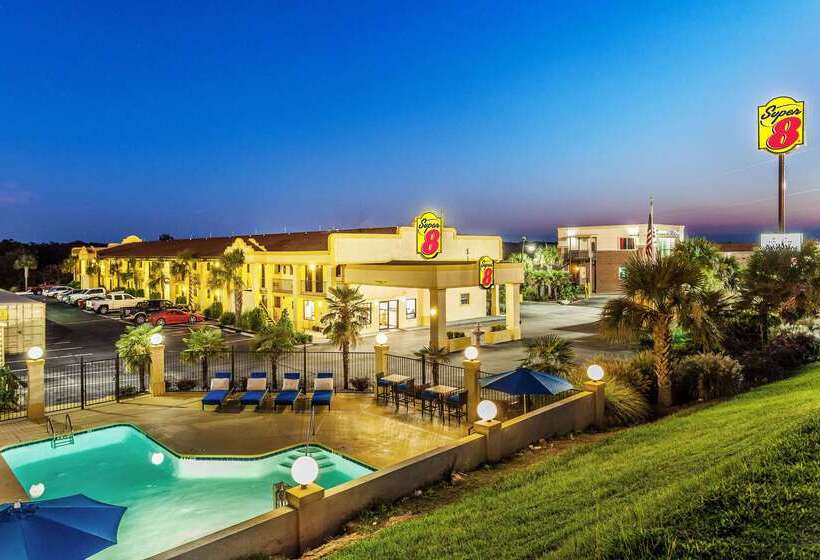 فندق على الطريق Super 8 By Wyndham Stockbridge