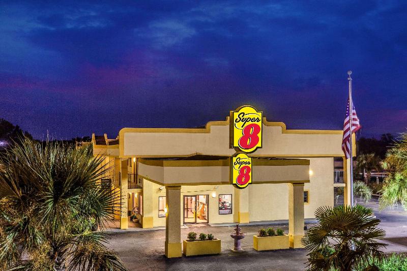 فندق على الطريق Super 8 By Wyndham Stockbridge