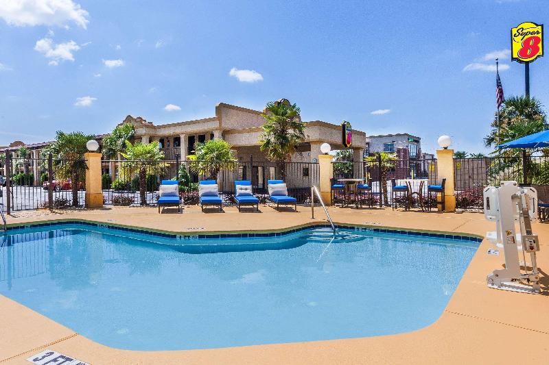 فندق على الطريق Super 8 By Wyndham Stockbridge