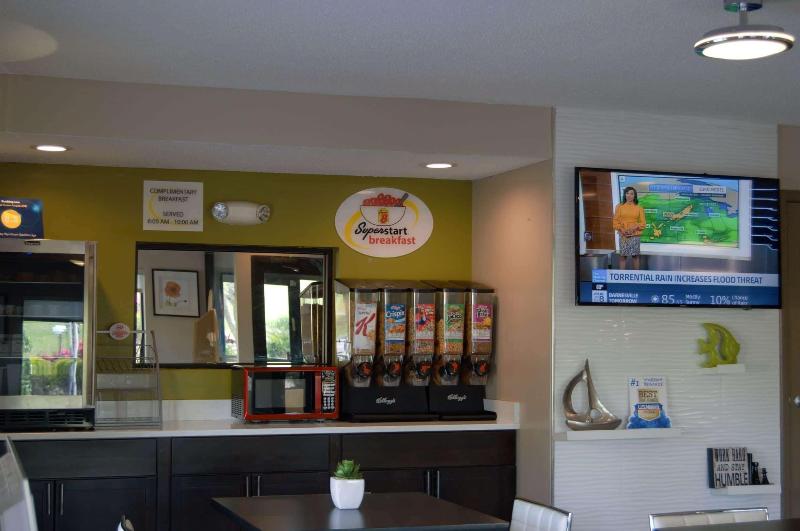 فندق على الطريق Super 8 By Wyndham Stockbridge