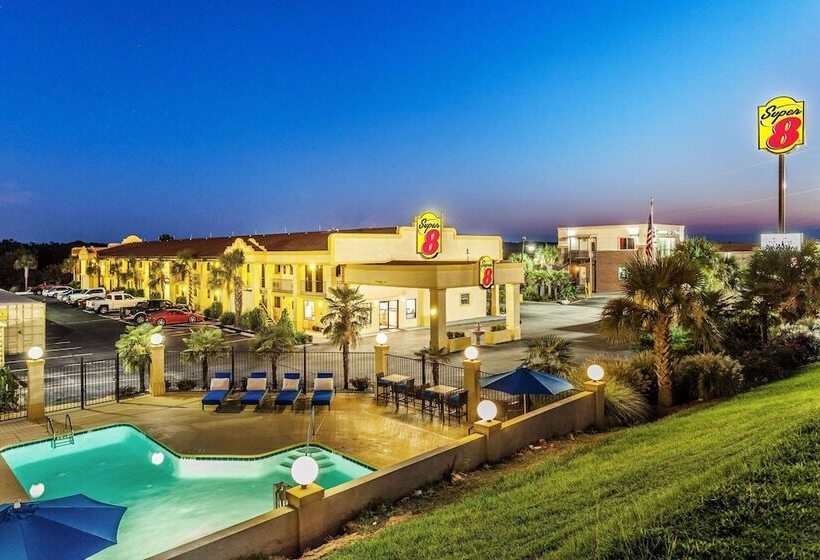 فندق على الطريق Super 8 By Wyndham Stockbridge