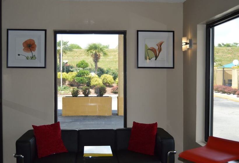 فندق على الطريق Super 8 By Wyndham Stockbridge