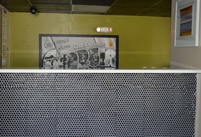 فندق على الطريق Super 8 By Wyndham Stockbridge