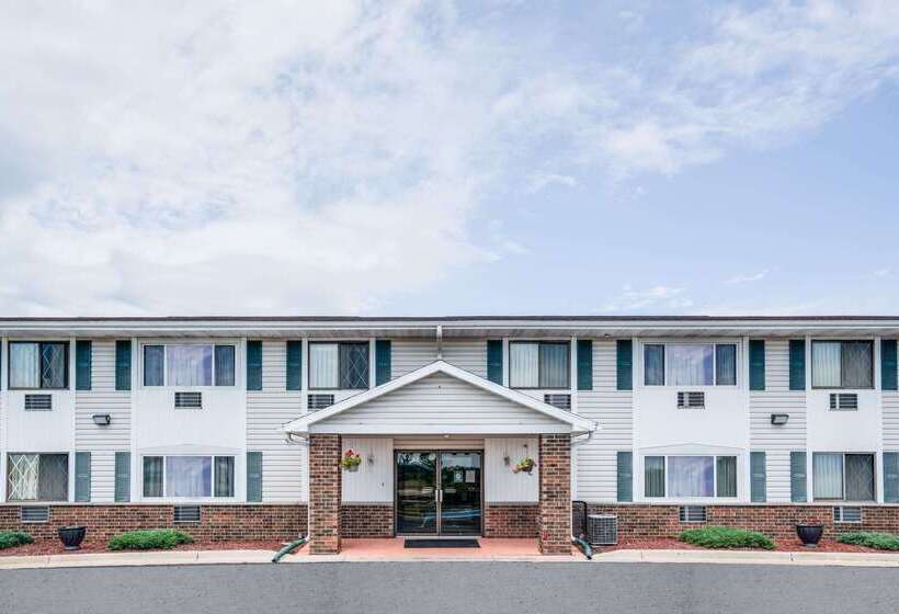 فندق على الطريق Super 8 By Wyndham Tomah Wisconsin