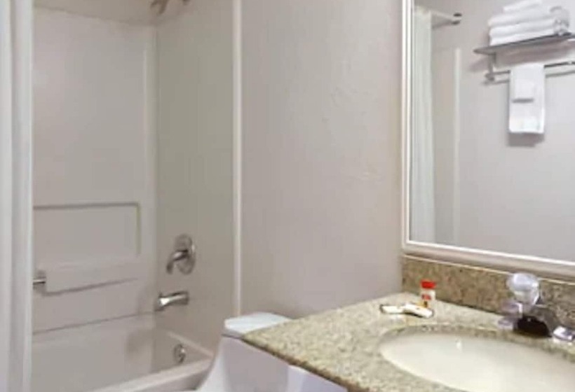 Мотель Super 8 By Wyndham Topeka/wanamaker Rd/i70