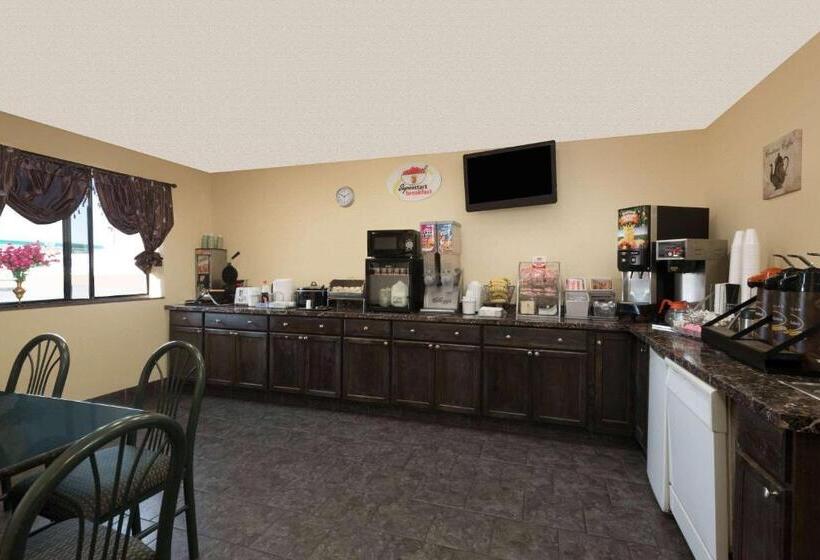 Мотель Super 8 By Wyndham Topeka/wanamaker Rd/i70