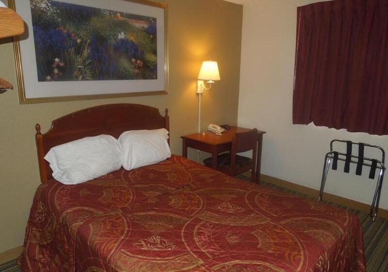 فندق على الطريق Super 8 By Wyndham Waldorf