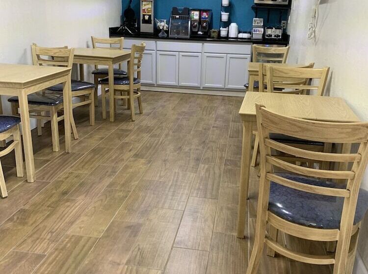 מוטל Super 8 By Wyndham Warner Robins