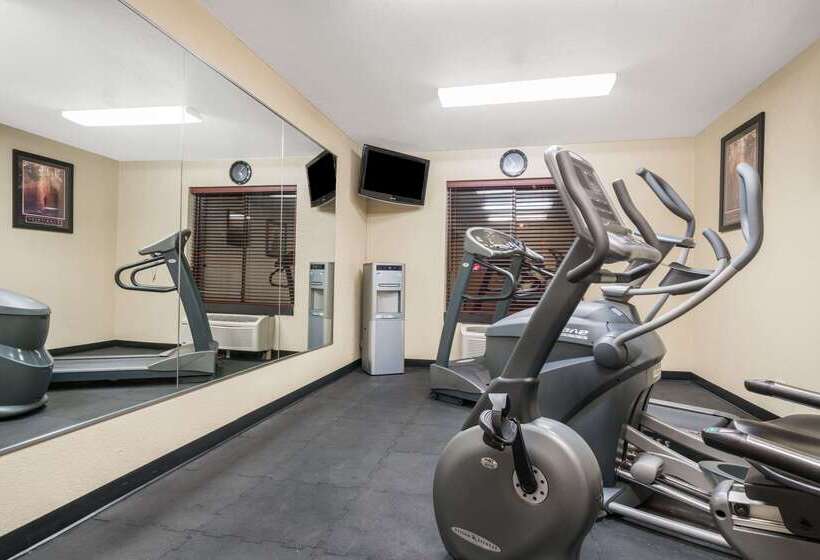 فندق على الطريق Super 8 By Wyndham Wausau