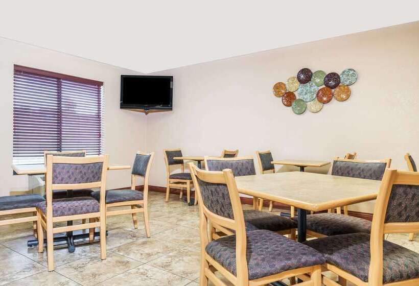 فندق على الطريق Super 8 By Wyndham Wausau