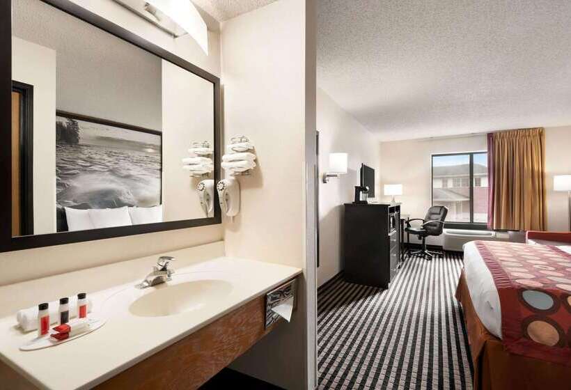 فندق على الطريق Super 8 By Wyndham Wausau