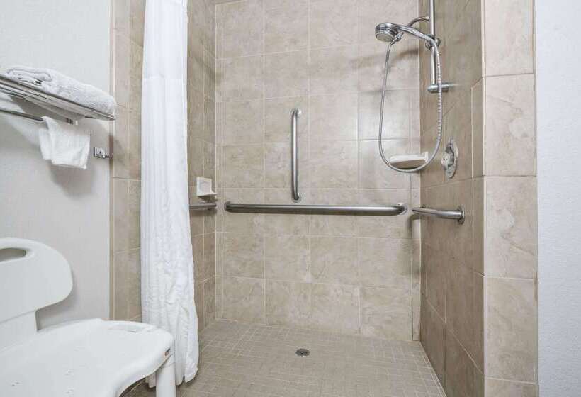 فندق على الطريق Super 8 By Wyndham Wausau