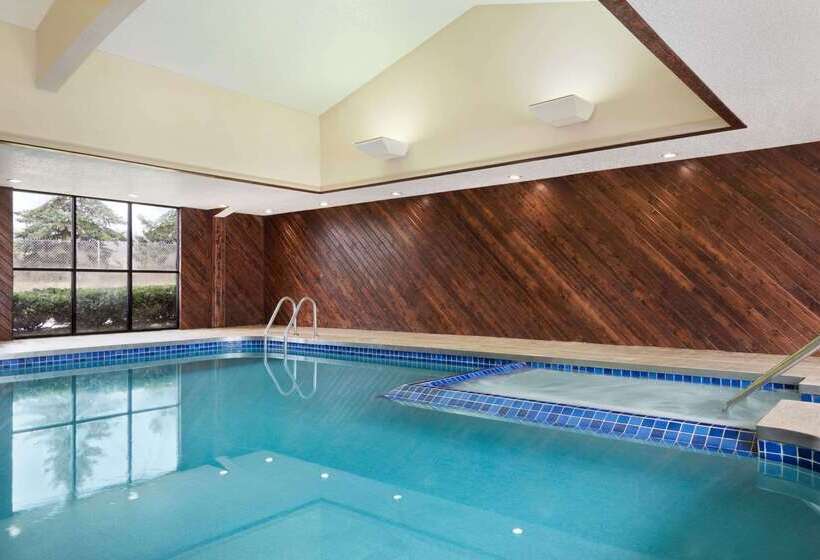 فندق على الطريق Super 8 By Wyndham Wausau