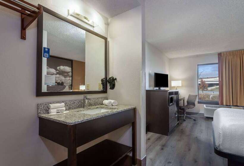 فندق على الطريق Super 8 By Wyndham Wausau