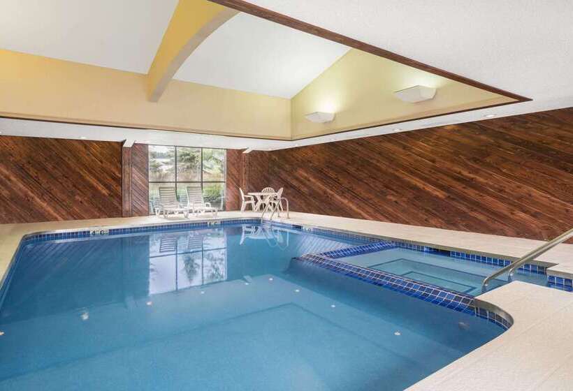 فندق على الطريق Super 8 By Wyndham Wausau