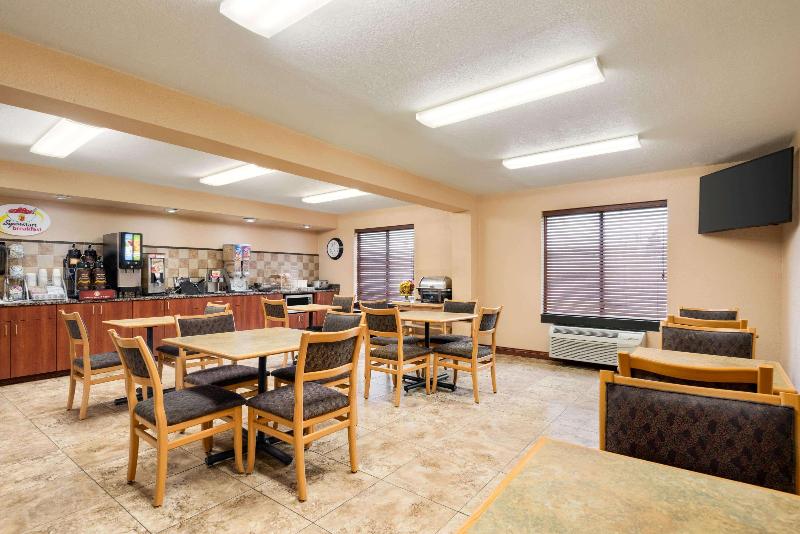 فندق على الطريق Super 8 By Wyndham Wausau