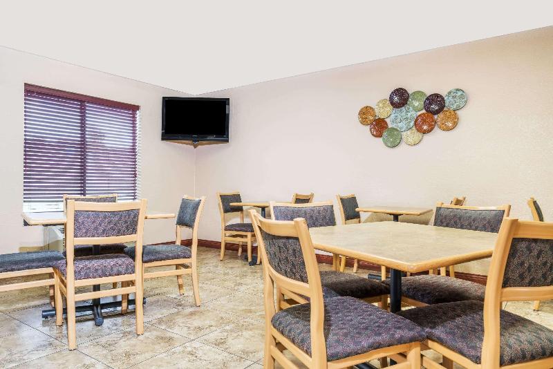 فندق على الطريق Super 8 By Wyndham Wausau