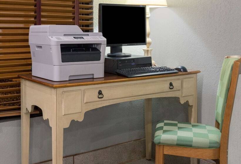 Мотель Super 8 By Wyndham Wisconsin Dells