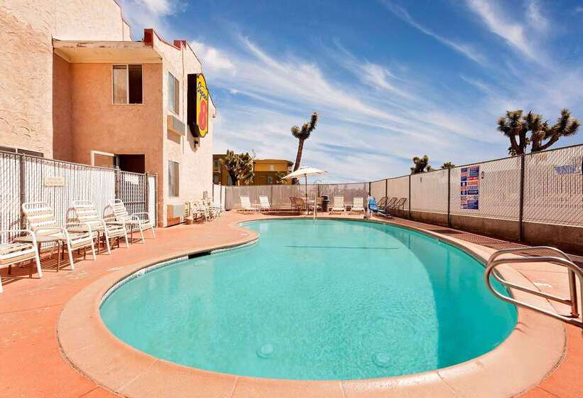汽车旅馆  Super 8 By Wyndham Yucca Val/joshua Tree Nat Pk Area