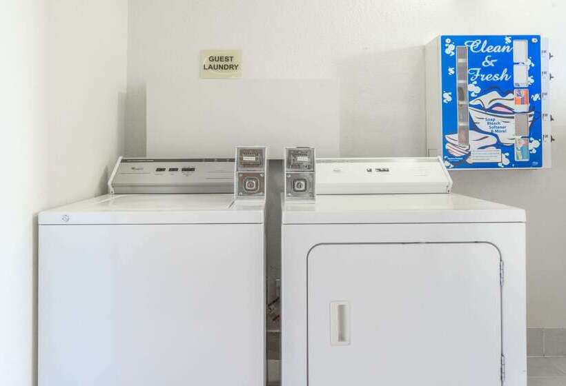 汽车旅馆 Super 8 By Wyndham Zanesville