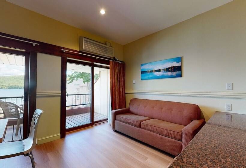 مُتل Surfside On The Lake