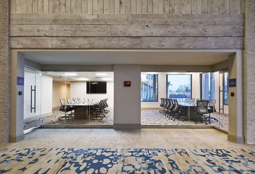 リゾートホテル Doubletree By Hilton Hotel Orlando At Seaworld