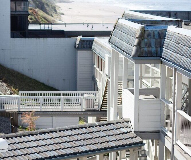 リゾートホテル Surftides