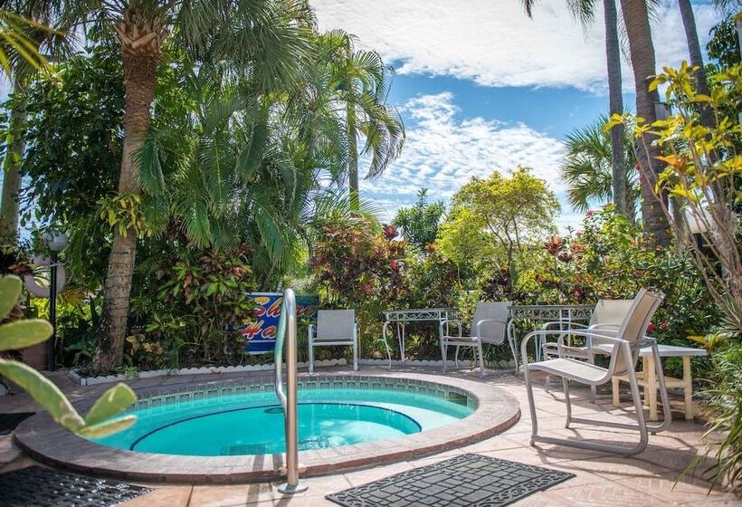 Shore Haven Resort Inn