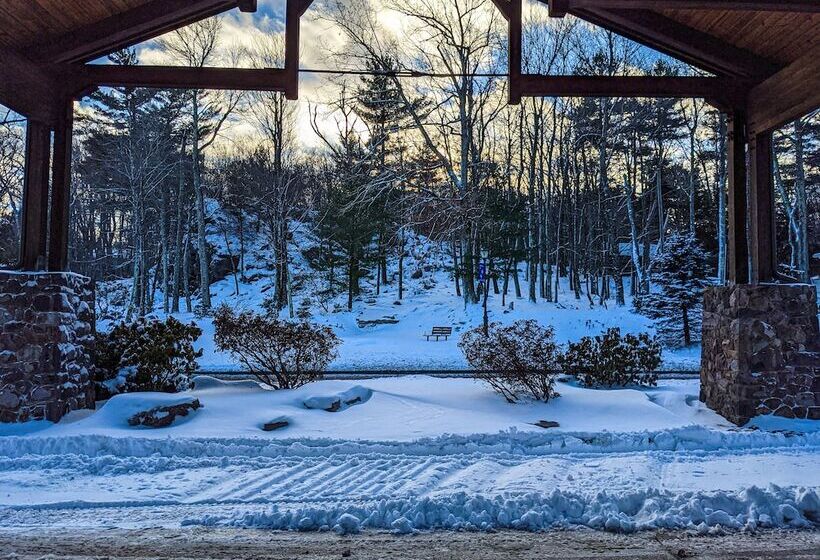 Split Rock Resort