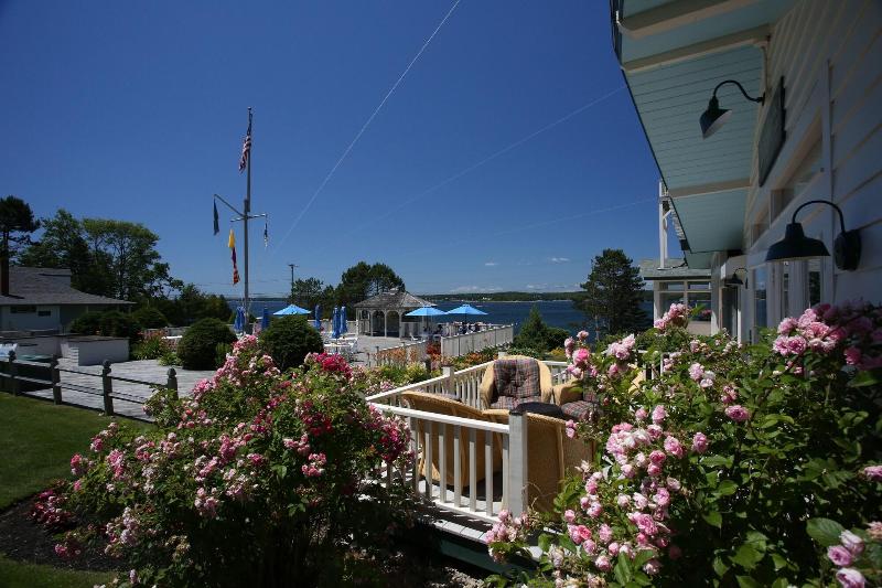 Spruce Point Inn Resort And Spa