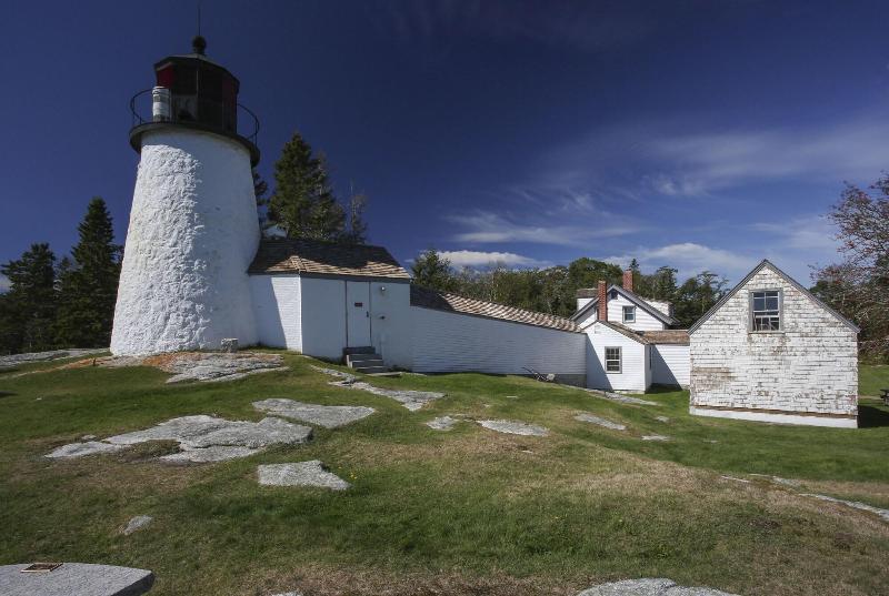 Spruce Point Inn Resort And Spa