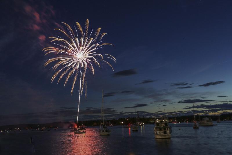 Spruce Point Inn Resort And Spa