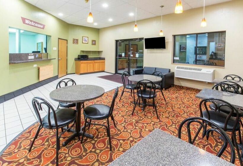 فندق على الطريق Super 8 By Wyndham Salem