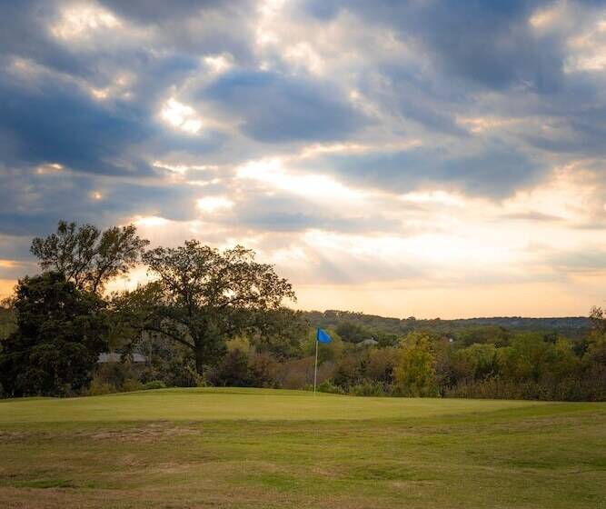 Tanglewood Resort, Ascend Hotel Collection