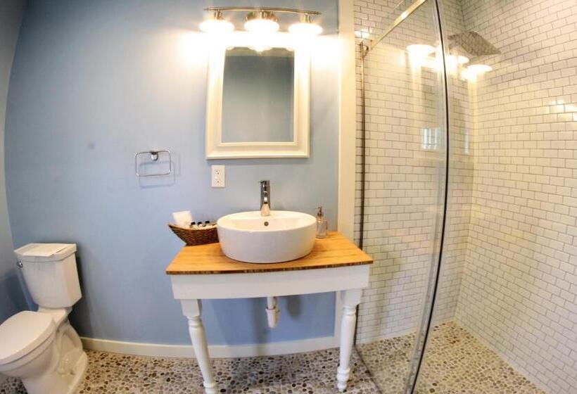 The Ledges Resort & Marina